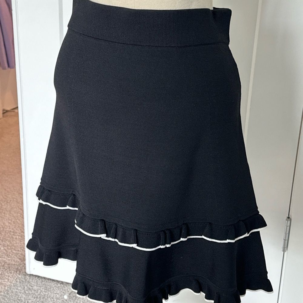 MICHAEL Michael Kors Black Ruffled Hem Mini Skirt Womens Size Small - Picture 6 of 12